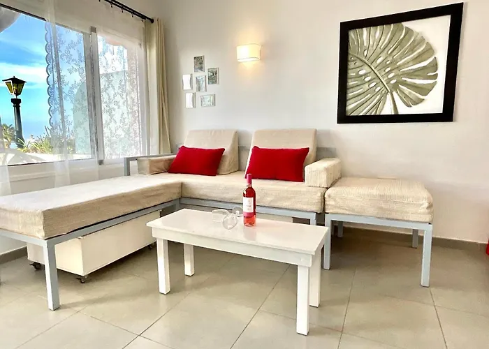 Rest&pool タコロンテ