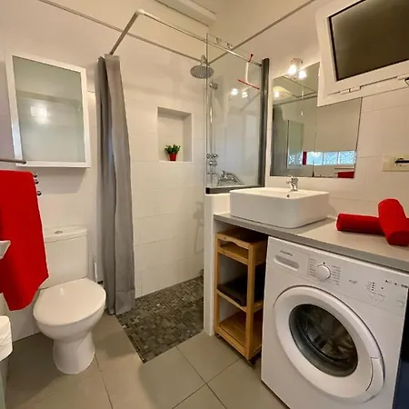 Rest&pool شقة تاكورونتي