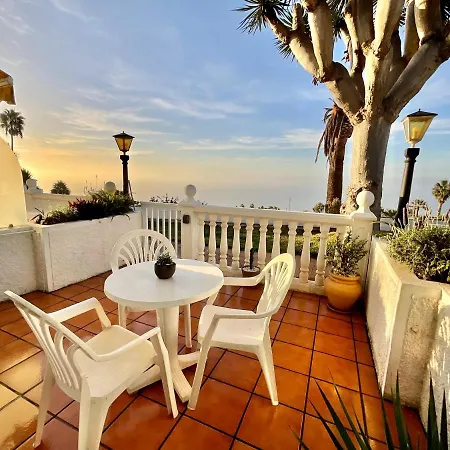 Rest&pool تاكورونتي